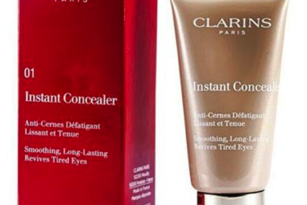 maquillaje corrector de ojeras Clarins Instant Concealer